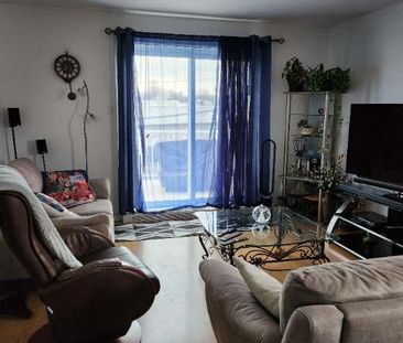 BEAU GRAND 5 ½ SECTEUR DUBERGER - Photo 1