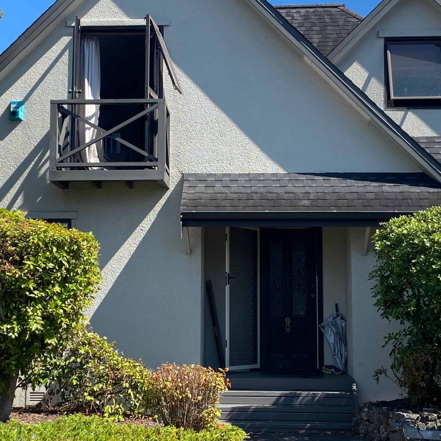 Sunny House in a Convenient Location - Photo 1