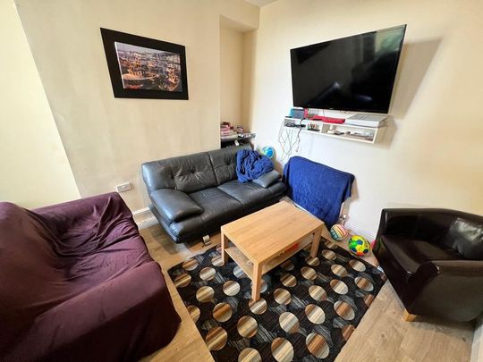 5 bedroom house share to rent - Photo 1