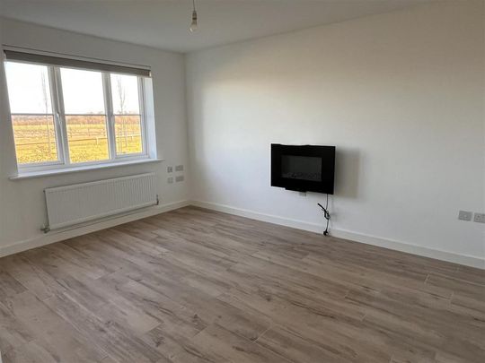 4 bedroom detached house to rent - Photo 1