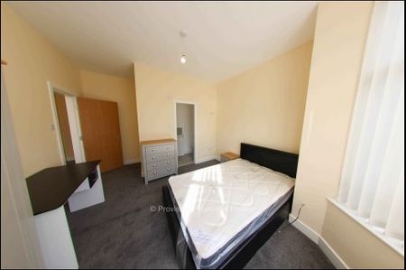 6 Bedroom Student Lets in Leeds - Photo 4