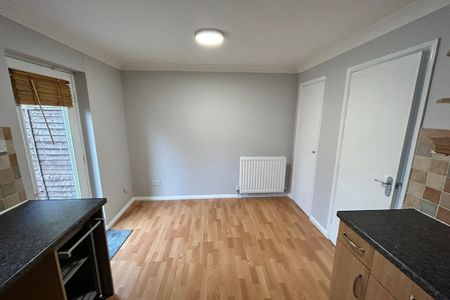 Lansdowne Close - Photo 3