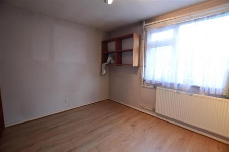 4 bedroom detached house to rent - Photo 5