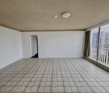 Light- Filled 1-Bedroom Apartment in Prime Location - Photo 6