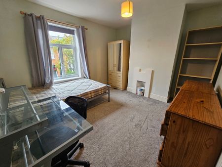 6 Bed Student Accommodation - Photo 5