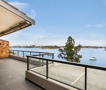 Peaceful&comma; Private Harbour View Residence in McMahons Point - Photo 2