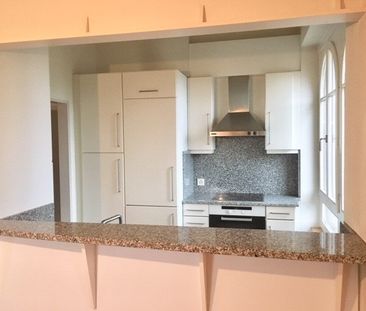 Bel appartement mansardé de 3 1/2 pièces situé au 3ème étage avec a... - Photo 1