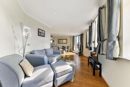 Charming seventh floor apartment to rent in The Cobalt Building, EC2Y. - Photo 3