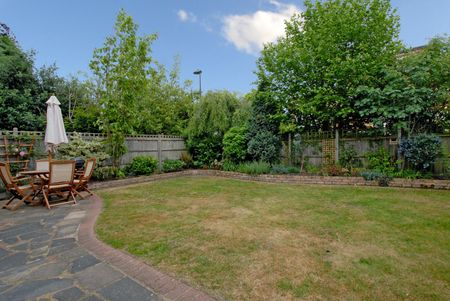 Blagdens Close, Southgate, London, N14 - Photo 5