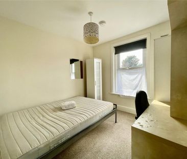 4 bedroom detached house to rent - Photo 6