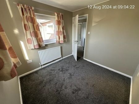 Tobruk Close - Photo 3