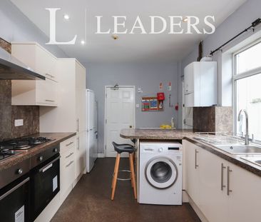 6 bedroom terraced to rent Holberry Close, Sheffield - Photo 4
