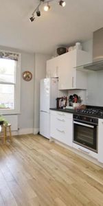 3 bedroom flat to rent - Photo 3