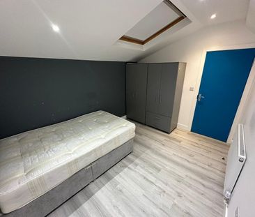 Studio Flat, Sach Road, E5 - Photo 3