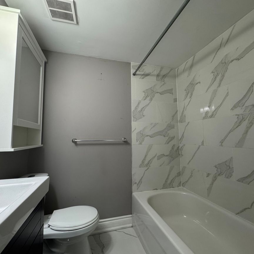 For Lease - 387 Upper Gage Avenue Unit# LOWER, Hamilton, Ontario - Photo 1