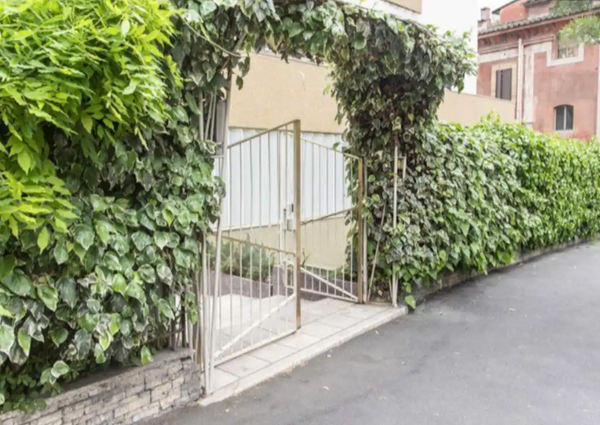 TRASTEVERE - BILOCALE ARREDATO CON BALCONE