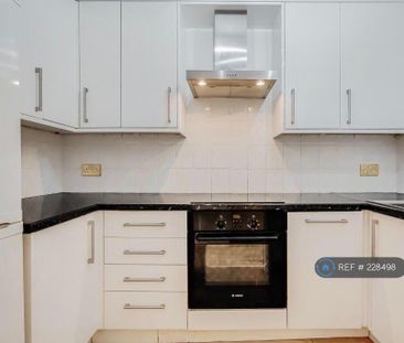 2 bedroom maisonette to rent - Photo 6