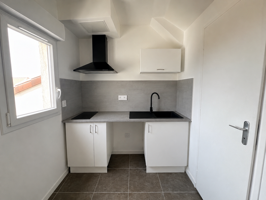 Location Appartement 1 pièce 12m² NARBONNE 11100 - Photo 1
