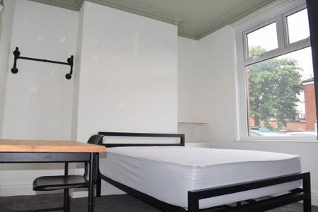 3 bedroom terraced house to rent - Photo 5