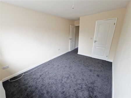 4 bedroom detached house to rent - Photo 5