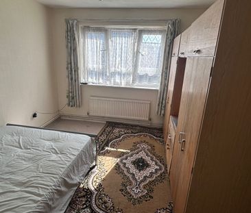 Room in a Shared Flat, Stratford Road, E13 - Photo 1