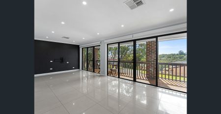 Modern Family Home with Pool, Separate Studio & Double Garage - Photo 2