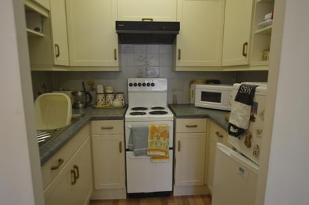 1 bedroom flat to rent - Photo 4