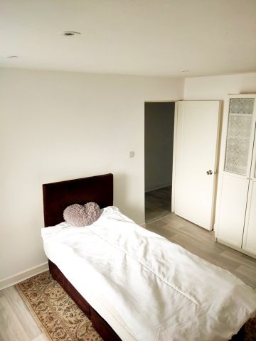 Studio Flat, Gaysham Avenue, IG2 - Photo 2