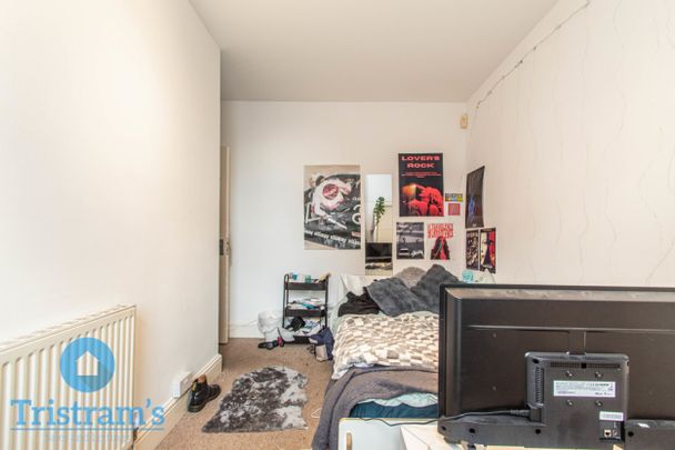 7 bed Flat for Rent - Photo 1