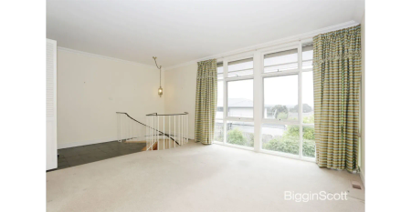 Easy Living in a Sought-After School Zone - Photo 3