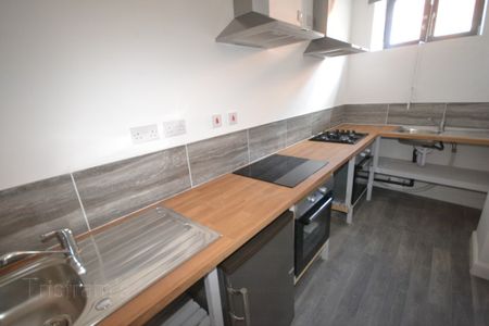 1 bed Studio for Rent - Photo 2