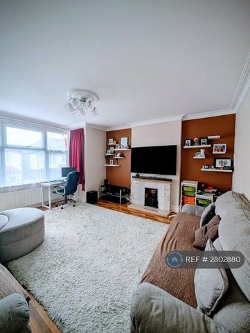 2 bedroom maisonette to rent - Photo 4