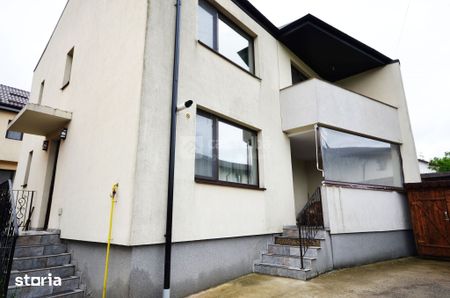 Casa moderna P+E, parcare in curte, gata de mutare, disponibila imedia - Fotografie 2