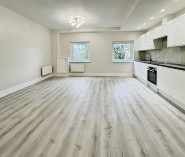 3 bedroom flat to rent - Photo 2