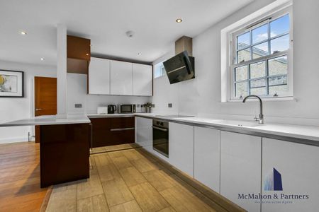 3 bedroom mews to rent - Photo 3