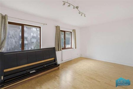 Hollyview Close, Hendon, London, NW4 - Photo 5