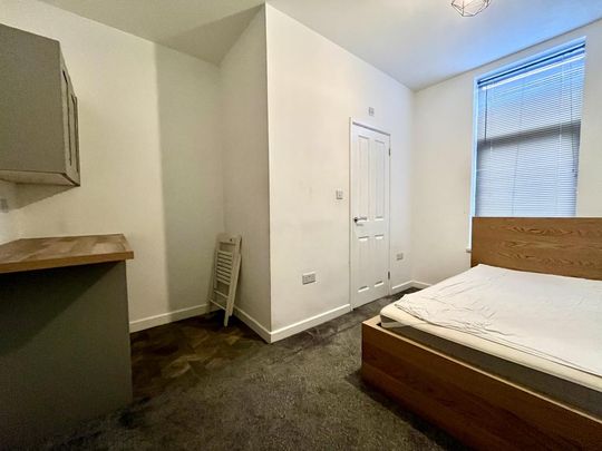 1 bedroom in a house share to rent - Photo 1