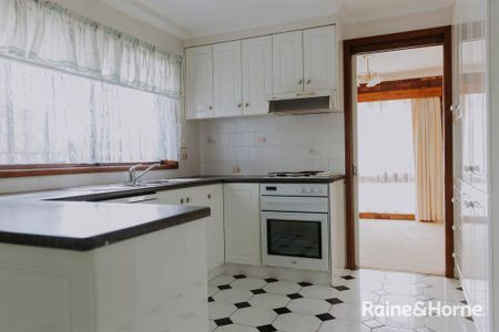 MODERN COMFORT IN A PRIME LAKE ALBERT LOCATION - Photo 5