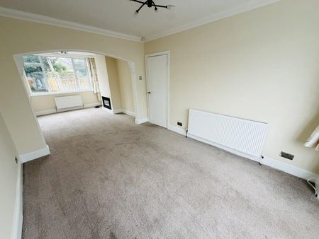 3 bedroom semi-detached house to rent - Photo 3
