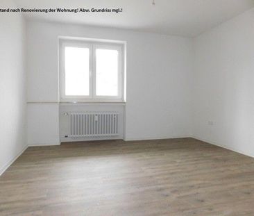 ***Teilrenovierte 3-Zimmerwohnung mit Balkon und Vinylboden*** - Photo 1