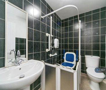 1 bedroom flat to rent - Photo 6