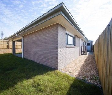 NEARLY BRAND NEW! SPACIOUS & MODERN house in Pimpama - Photo 1