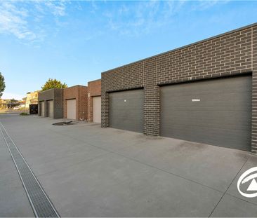 8 Bentley Lane, 3978, Clyde North Vic - Photo 2