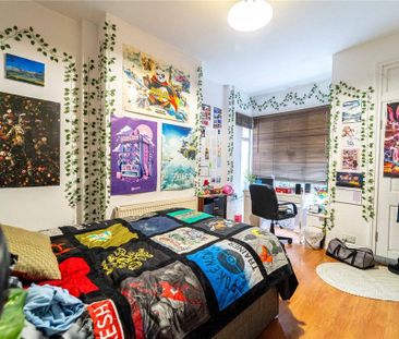 4 bedroom end of terrace house to rent - Photo 3