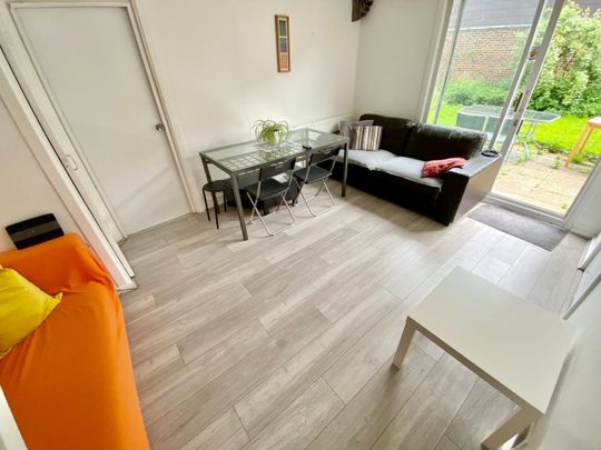 Room in a Shared House, Davey Close, N7 - Photo 1