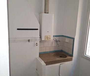 Appartement 1 pièces 29m2 MARSEILLE 1ER 373 euros - Photo 3