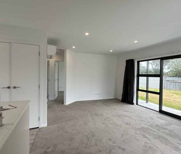 Brand spanking new! - Photo 5