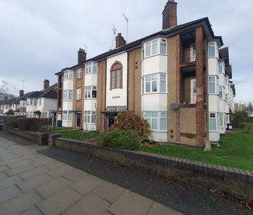 2 Bed Maisonette, Hurstwood Court, NW11 - Photo 2