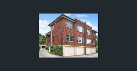 "PARK VIEW" - TOP FLOOR TWO BEDROOM APARTMENT - Photo 5