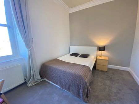 2 Bed Flat, Cathcart Place, EH11 - Photo 4